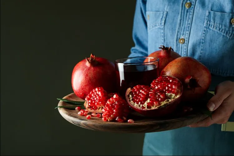 Pomegranate and Akkermansia muciniphila